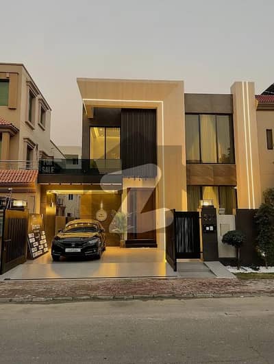 10 Marla BRAND NEW MODERN DESIGN HOUSE FOR SALE , Near Park
