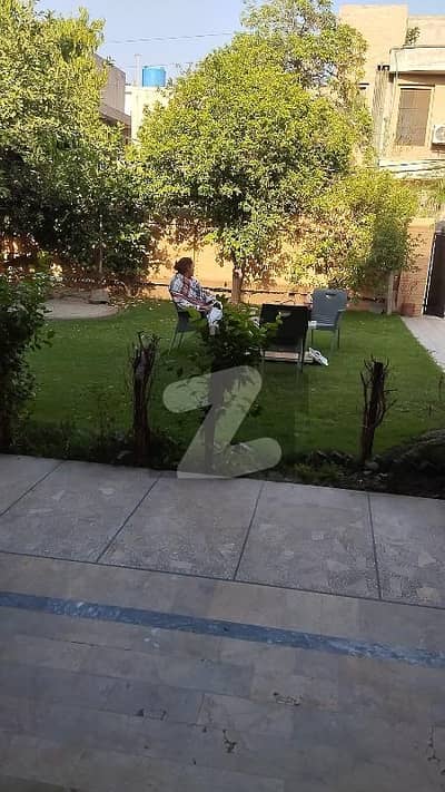 1.3 KANAL SINGLE STORY SILENT OFFICE K LYE AVAILABLE HA NEAR ALLAH HO CHOWK