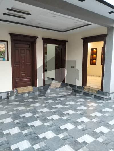 10 Marla Brand New House