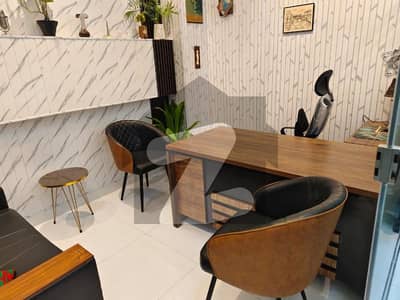 مری روڈ راولپنڈی میں 4 مرلہ Studio دفتر 1.7 لاکھ میں کرایہ پر دستیاب ہے۔