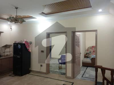 5 MARLA BEAUTIFUL HOUSE AVAILABLE FOR RENT IN JOHAR TOWN