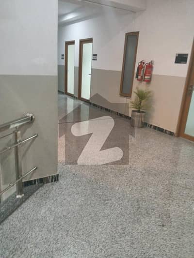I-8 MARKAZ 2ND FLOOR 823 SQFT HALL WITH LIFT AVAILABLE IN BRAND NEW PLAZA 300K