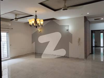 1 Kanal Modern House Available For Rent With All Acs Installed Also Have 3 Servant Quarters Block FF Phase 4 DHA Lahore