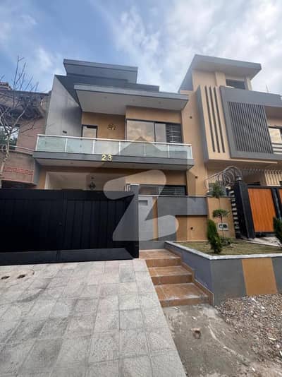 Brand New Luxury House For Sale Prime Location G-13/4 25*40 Beautifully Double Storey House Available For Sale The Property Is Ideally located and Just A Short Distance From The Main Double Road