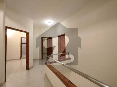 ایف ۔ 10 اسلام آباد میں 4 کمروں کا 16 مرلہ مکان 3.5 لاکھ میں کرایہ پر دستیاب ہے۔