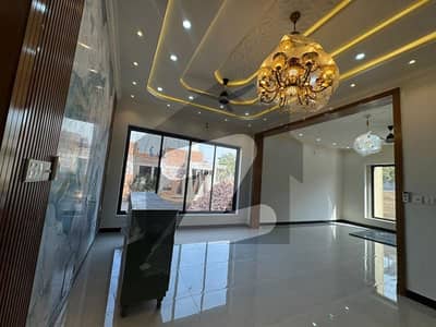 بحریہ انکلیو - سیکٹر اے بحریہ انکلیو,بحریہ ٹاؤن,اسلام آباد میں 10 مرلہ Studio مکان 6.2 کروڑ میں برائے فروخت۔