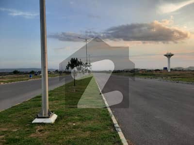 ایم پی سی ایچ ایس - بلاک جی ایم پی سی ایچ ایس ۔ ملٹی گارڈنز,بی ۔ 17,اسلام آباد میں 8 مرلہ رہائشی پلاٹ 72.0 لاکھ میں برائے فروخت۔