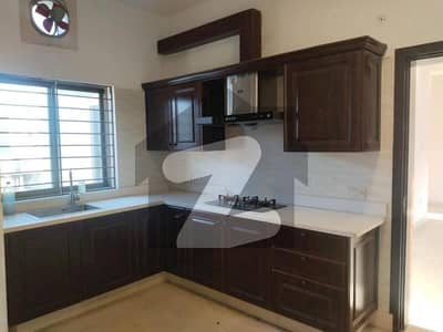 10 Marla house for rent