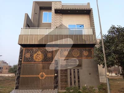 اوسس آرچرڈ سمندری روڈ,فیصل آباد میں 4 مرلہ مکان 1.75 کروڑ میں برائے فروخت۔