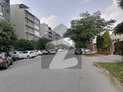 کمرشل براڈوے بلاک ڈی ڈی ایچ اے فیز 8 - کمرشل براڈوے,ڈی ایچ اے فیز 8,ڈیفنس (ڈی ایچ اے),لاہور میں 8 مرلہ کمرشل پلاٹ 12.5 کروڑ میں برائے فروخت۔