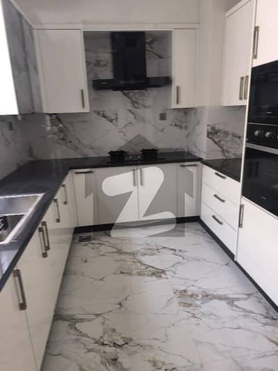 جی ۔ 10 اسلام آباد میں 5 کمروں کا 11 مرلہ مکان 3.2 لاکھ میں کرایہ پر دستیاب ہے۔