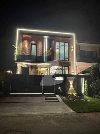 پاک عرب ہاؤسنگ سوسائٹی لاہور میں 5 کمروں کا 10 مرلہ مکان 1.6 لاکھ میں کرایہ پر دستیاب ہے۔