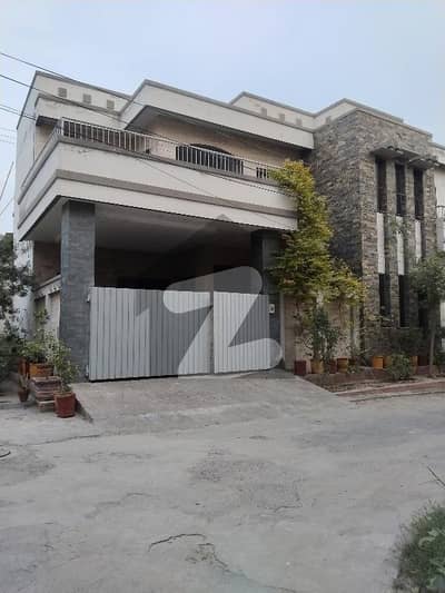 ٹیک ٹاؤن (ٹی این ٹی کالونی) ستیانہ روڈ,فیصل آباد میں 4 کمروں کا 6 مرلہ مکان 1.99 کروڑ میں برائے فروخت۔