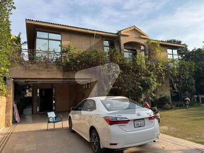 2 KANAL ELEGANT AND FULLY MAINTAINED SUPER HOT LOCATED BUNGALOW IS AVAILABLE IN THE BEST BLOCK OF DHA LAHORE.