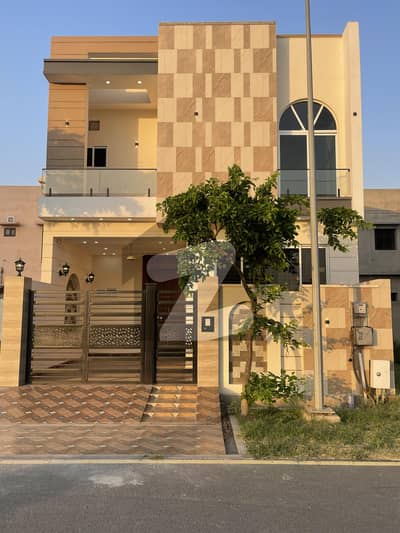 رئیل پام سٹی ایمن آباد موڑ,گوجرانوالہ میں 5 کمروں کا 5 مرلہ مکان 2.0 کروڑ میں برائے فروخت۔