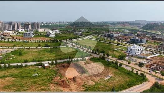 ڈی ایچ اے فیز 3 ۔ بلاک بی ڈی ایچ اے ڈیفینس فیز 3,ڈی ایچ اے ڈیفینس,اسلام آباد میں 1 کنال رہائشی پلاٹ 2.9 کروڑ میں برائے فروخت۔