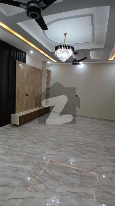 ڈی ۔ 12/1 ڈی ۔ 12,اسلام آباد میں 7 کمروں کا 10 مرلہ مکان 12.5 کروڑ میں برائے فروخت۔