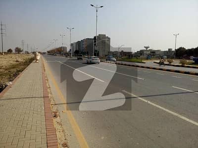 Good Investment At Beautiful Location 8 Marla Commercial Plot For Sale