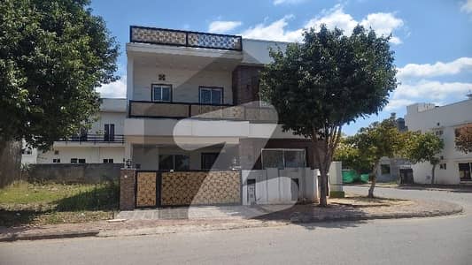 بحریہ انکلیو - سیکٹر جی بحریہ انکلیو,بحریہ ٹاؤن,اسلام آباد میں 5 کمروں کا 9 مرلہ مکان 4.8 کروڑ میں برائے فروخت۔