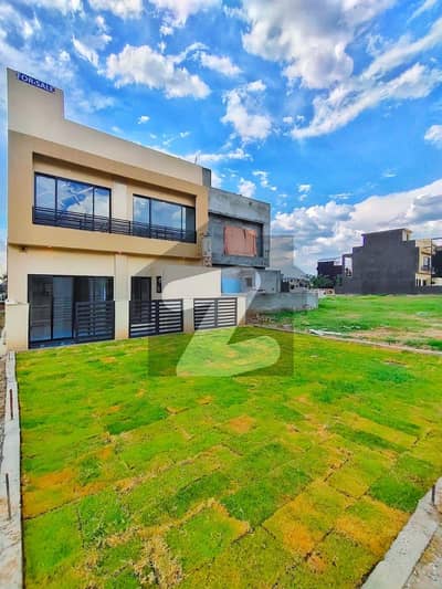 10 Marla Designer House Available For Sale  7Marla construction 3 Marla lown