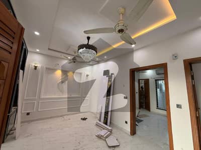 5 Marla Ready to Shift/Built 3 Storey House For Sale, 4 Bedrooms, 4 Washrooms, Regisrty, in Etihad Town Phase1 Lahore.