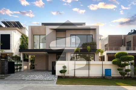 Kanal House For Sale at Hot Location Near Park Carrefour