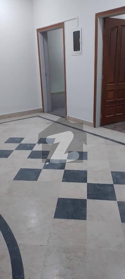 سرفراز رفیقی روڈ کینٹ,لاہور میں 3 کمروں کا 10 مرلہ مکان 2.0 لاکھ میں کرایہ پر دستیاب ہے۔