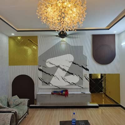 Luxurious 1 Kanal Designer House for Sale Block E, Gulberg Residencia Prime Location on Double Road