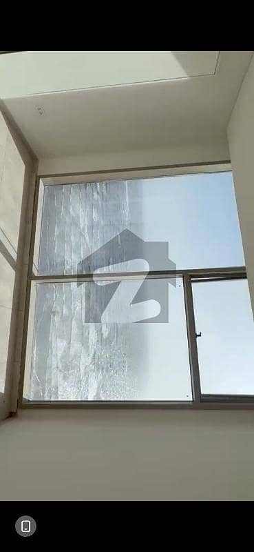 عمار دی ویوز ڈی ایچ اے فیز 8,ڈی ایچ اے ڈیفینس,کراچی میں 3 کمروں کا 12 مرلہ فلیٹ 3.9 لاکھ میں کرایہ پر دستیاب ہے۔
