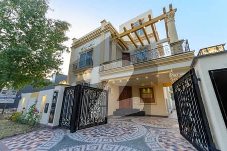 Slightly Used 8 Marla Beautiful House in DHA Phase 9 Town Lahore