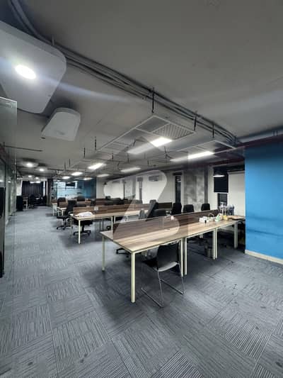 گلبرگ لاہور میں 1 کنال Studio دفتر 10.0 لاکھ میں کرایہ پر دستیاب ہے۔