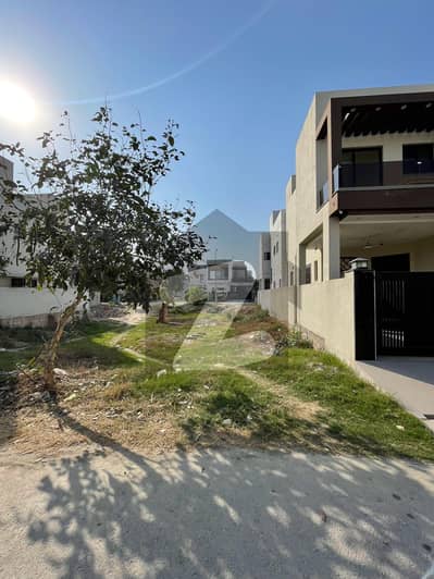 10 Marla Plot on 70ft Road Prime Location