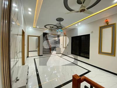 8 Marla Corner House For sale