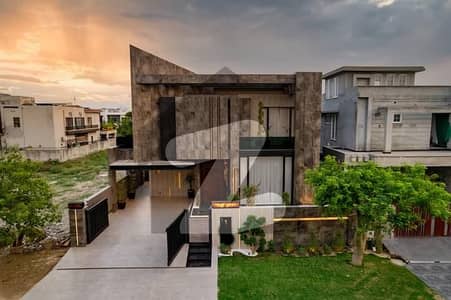 22 MARLA ULTRA MODERN EYE CATCHING SUPERB LUXURY BUNGALOW FOR SALE