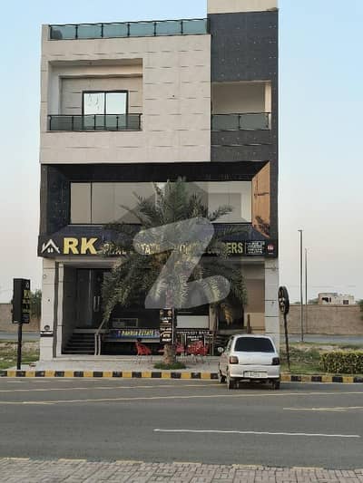 سمندری روڈ فیصل آباد میں 5 مرلہ Studio عمارت 6.6 کروڑ میں برائے فروخت۔