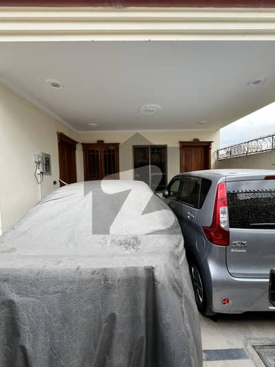 8 Marla Triple Storey House for Sale | Proper Double Unit | 6 Bedrooms | 2 Electric Meters | 1 Gas Meter | Water Boring | 42 Ft Front