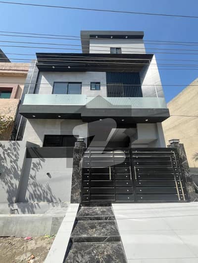 Jubilee Town 5 Marla House Prime Location Available For Sale
