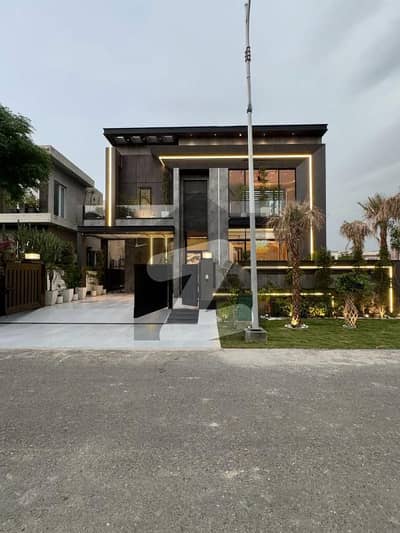 ONE KANAL BEAUTIFUL MODERN BUNGALOW AVAILABLE FOR SALE IN DHA 6