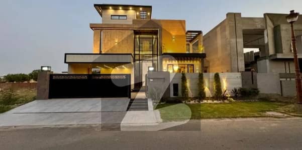 Luxurious 1 Kanal House for Sale Lake City, Lahore  This is a prime investment and residential opportunity in one of Lahore's most prestigious gated communities. This brand-new, modern residence is ideally located and designed for a high-end lifestyle.
