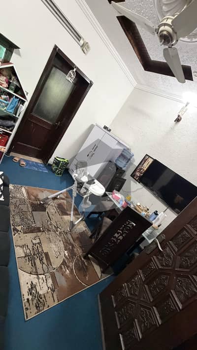 جی ۔ 13 اسلام آباد میں 5 کمروں کا 4 مرلہ مکان 3.6 کروڑ میں برائے فروخت۔