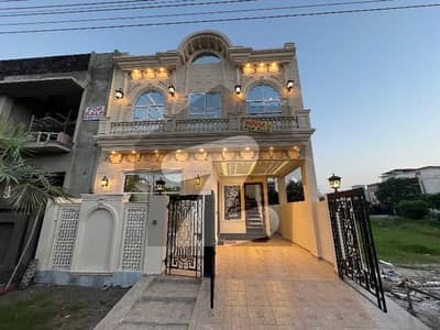 ڈی ایچ اے 11 رہبر سیکٹر 2 ڈی ایچ اے 11 رہبر,لاہور میں 3 کمروں کا 5 مرلہ مکان 2.7 کروڑ میں برائے فروخت۔
