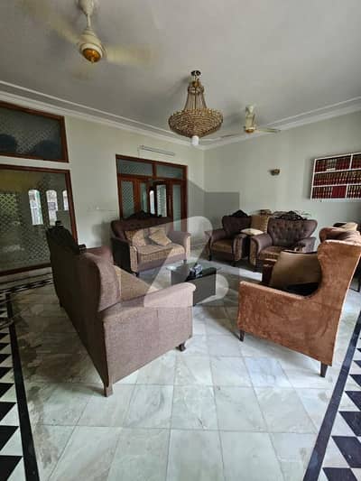 F-11 666 yards 5 Bed room house for sale