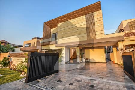 TASK EST OFFER: 10 Marla Modern Design Bungalow Good Location, Reasonable Price in Phase 8 AIR AVENUE DHA