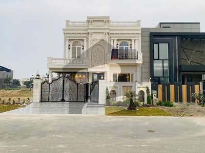 10 Marla Luxurious Beautiful House for Sale DHA Phase 7, Lahore