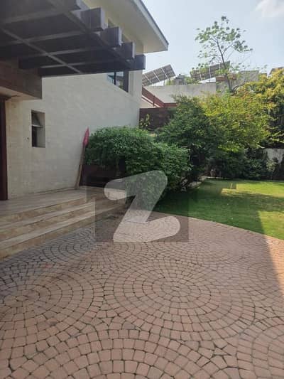 Mm Alam 2 Kanal Property Is Available For Sale.