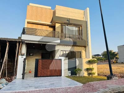 بحریہ انکلیو - سیکٹر این بحریہ انکلیو,بحریہ ٹاؤن,اسلام آباد میں 3 کمروں کا 5 مرلہ مکان 2.8 کروڑ میں برائے فروخت۔