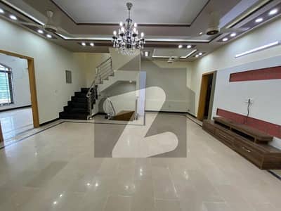 14 Marla Upper Portion For Rent InG13