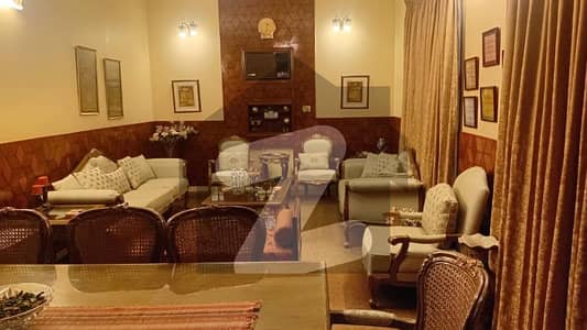 DEFENCE 10 MARLA IMMACULATE COUNDITION RED BRICK BUNGALOW IDEAL LOCATION IN DHA PHASE 3