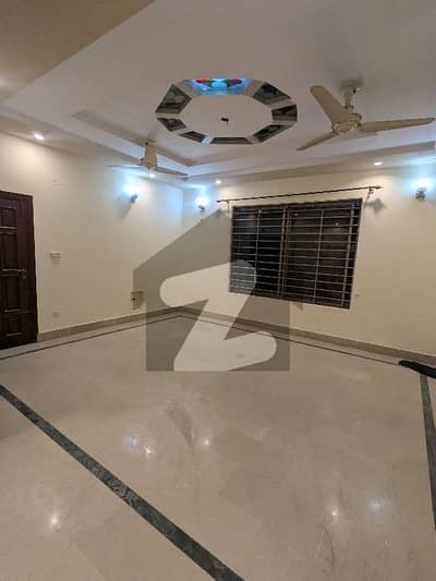 جی ۔ 13 اسلام آباد میں 3 کمروں کا 10 مرلہ بالائی پورشن 1.0 لاکھ میں کرایہ پر دستیاب ہے۔