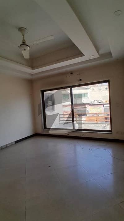 ای ۔ 11 اسلام آباد میں 1 کنال Studio علاوہ 4.0 لاکھ میں کرایہ پر دستیاب ہے۔